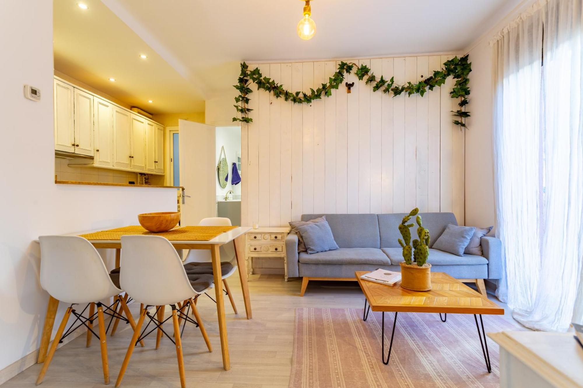 Cosy Apartment. 10Min Walk To The Beach & Train Tarragona Bagian luar foto